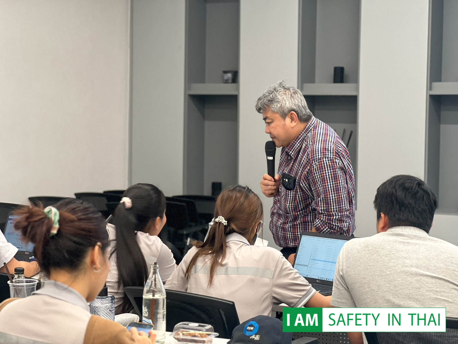 ทีมอบรมเซฟตี้อินไทยให้ความรู้ด้านการจัดการสิ่งแวดล้อม